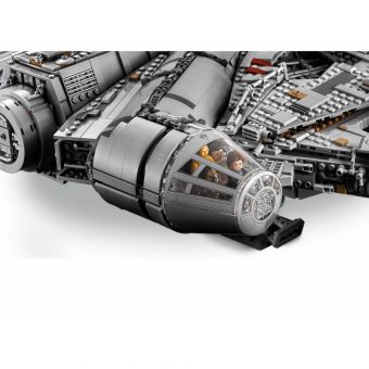 Lego Star Wars: Millenium Falcon Ultimate Collector Series 75192 - Image 6