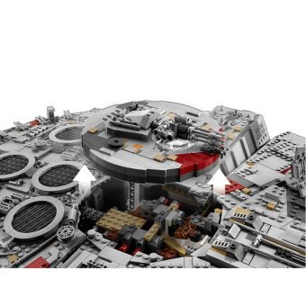 Lego Star Wars: Millenium Falcon Ultimate Collector Series 75192 - Image 8