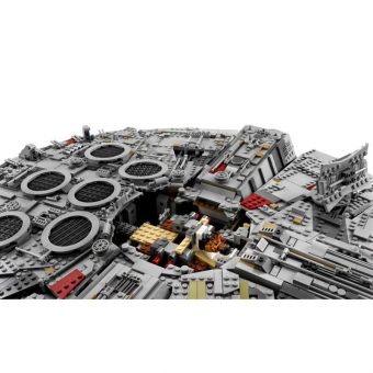 Lego Star Wars: Millenium Falcon Ultimate Collector Series 75192 - Image 12