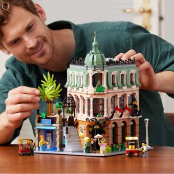 Lego Creator: Expert Boutique-Hotel 10297 - Image 10