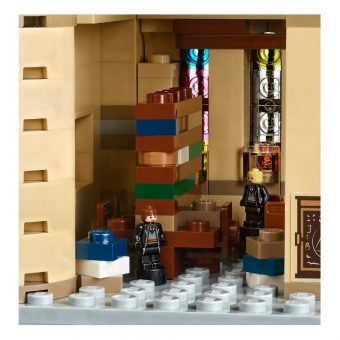 Lego Harry Potter: Hogwarts Castle 71043 - Image 15