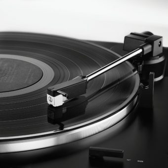 Audio-Technica AT-LP60XBTBK Turntable with Bluetooth Black 4961310147280 - Image 2
