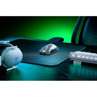 Razer DeathAdder V3 Pro Wireless Gaming Mouse White RZ01-04630200-R3G1 - Image 4