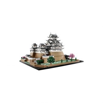 Lego Architecture: Himeji Castle 21060 - Image 3