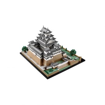 Lego Architecture: Himeji Castle 21060 - Image 4