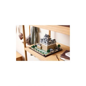 Lego Architecture: Himeji Castle 21060 - Image 9