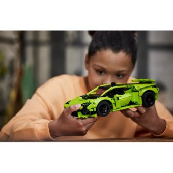 LEGO Technic: Lamborghini Huracán Tecnica 42161 - Image 6