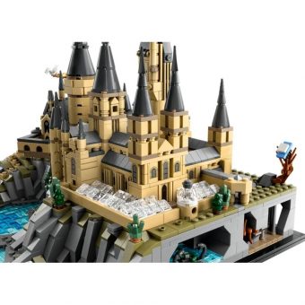 LEGO Harry Potter: Hogwarts Castle and Grounds 76419 - Image 5