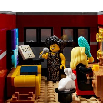 Lego Icons: Jazz Club 10312 - Image 8