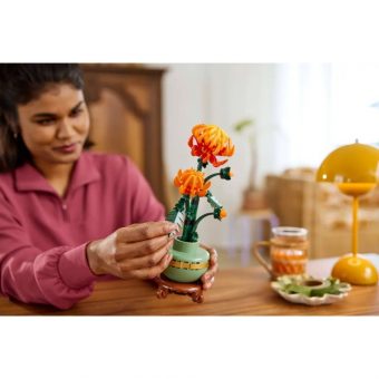 Lego Icons: Chrysanthemum 10368 - Image 6