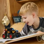 LEGO Technic Monster Jam™ Grave Digger™ Fire and Ice για 7+ Ετών 263τμχ 42219 - Image 12