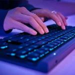 Logitech G515 Lightspeed Ασύρματο Gaming Μηχανικό Πληκτρολόγιο Tenkeyless με GL Tactile διακόπτες και RGB φωτισμό (Αγγλικό US) 920-012538 - Image 8