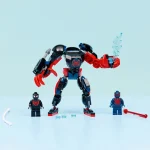 LEGO Marvel Miles Morales Mech vs. Spider-Man 2099 για 6+ ετών Ετών 135τμχ 76337 - Image 4