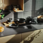 Fiskars Τηγάνι Με Καπάκι από Αλουμίνιο με Αντικολλητική Επίστρωση 28cm 1078363 - Image 3