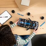 LEGO Technic Porsche GT4 e-Performance Race Car για 8+ ετών Ετών 834τμχ - Image 3