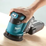 Makita Έκκεντρο Τριβείο 125mm Μπαταρίας 18V Solo με Ρύθμιση Ταχύτητας και με Σύστημα Αναρρόφησης - Image 2