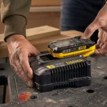 Stanley Σετ 2 Μπαταριών Εργαλείου Λιθίου 18V Χωρητικότητας 2Ah με Φορτιστή Fatmax SF-SFMCB12D2 - Image 3