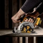Dewalt Δισκοπρίονο Brushless 12V 2x5Ah με Σύστημα Αναρρόφησης DCS512P2-QW - Image 4