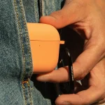 Native Union Silicone Case Airpods 4 Metal Carabiner Orange ACTCSE-APR-AP4 - Image 4
